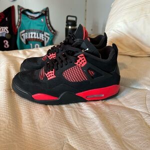 red thunder jordan’s, brand new (used twice) size 10.5